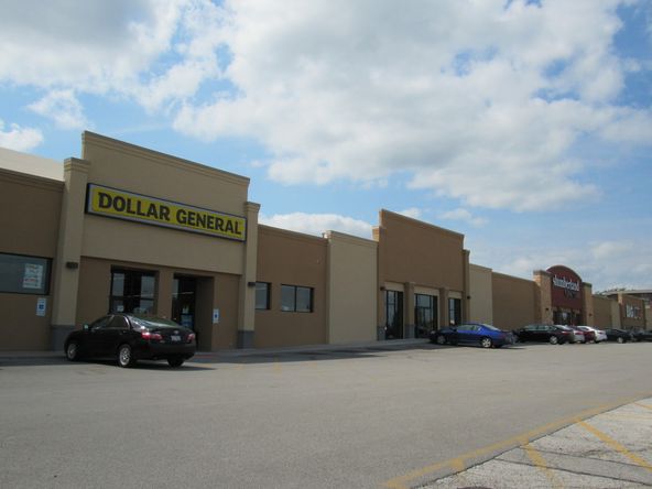 Galesburg, IL Redeveloped Retail Center: 1270 N Henderson St, Galesburg, IL 61401